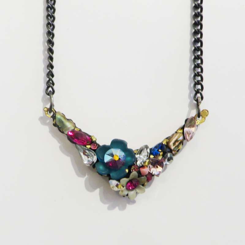 Small V-Necklace